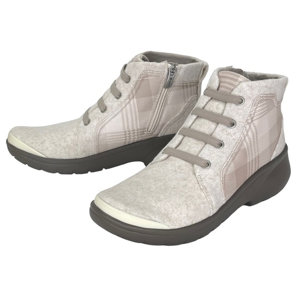 Bzees Womens Ankle Boots 7M Kick Back Taupe Cushioned Insole Arch Support - Picture 11 of 15